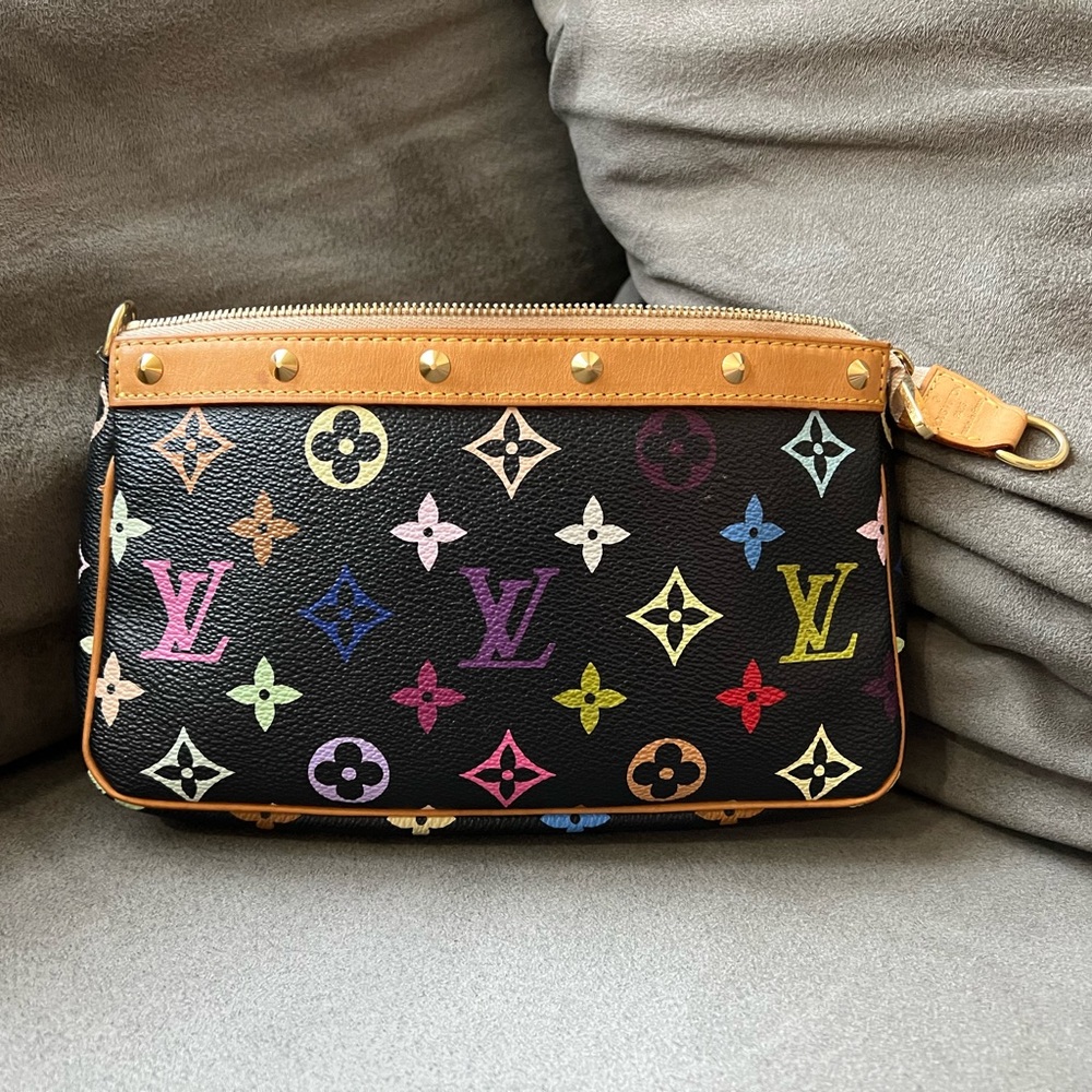 💕Last call💕Authentic Louis Vuitton Multicolor Pochette Accessories Noir💕